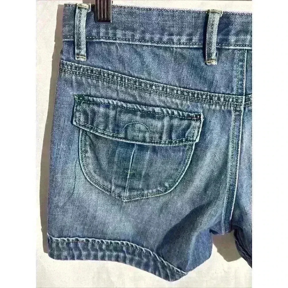 Old Navy Women’s Size 4 Mid Rise Denim Shorts Light Wash - Picture 6 of 8